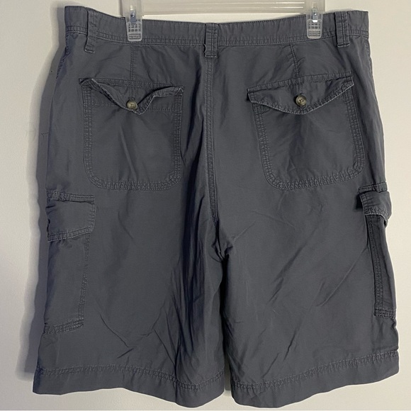 Van Heusen Men’s Gray Cargo Shorts - Picture 5 of 5